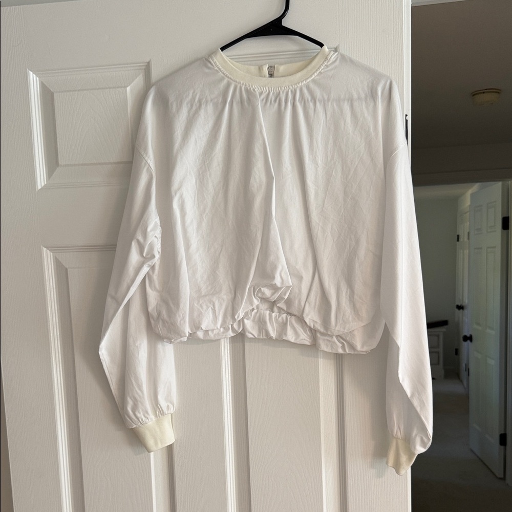 Zara White Cropped Sweatshirt